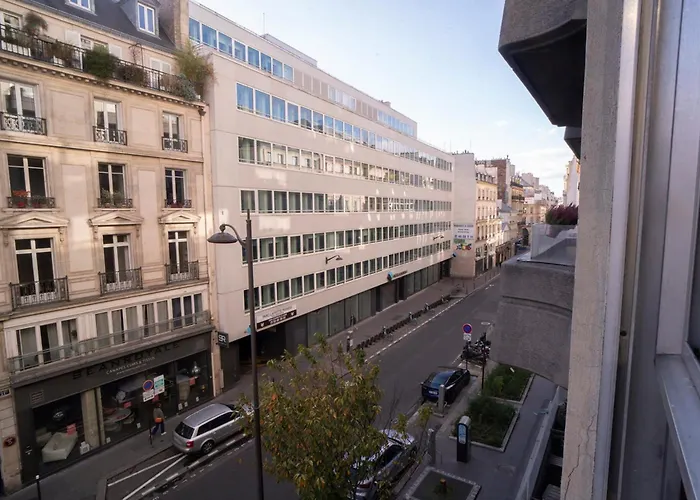 Modern Near Parisian Attractions Appartamento *