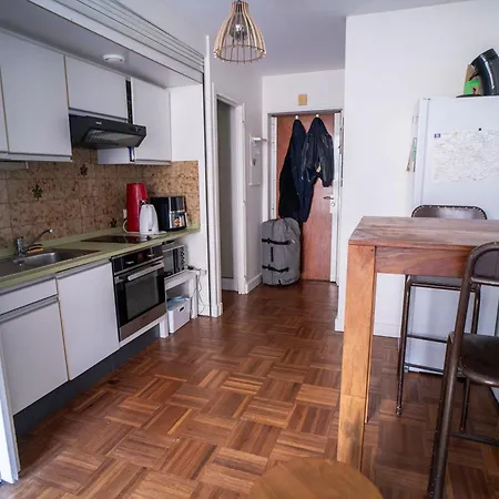 Modern Near Parisian Attractions Apartamento *