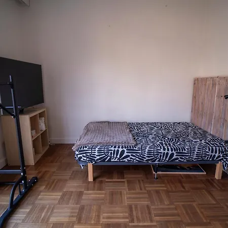 Apartamento Modern Near Parisian Attractions *