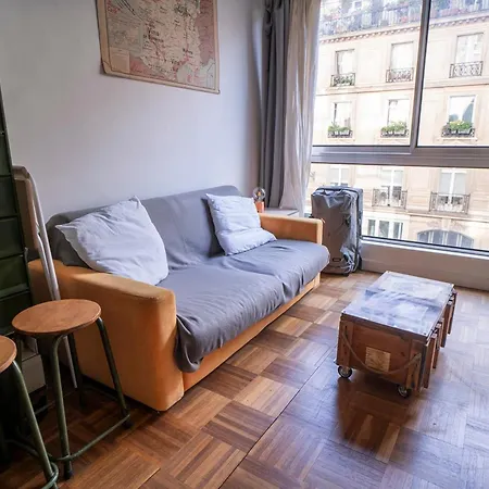 Apartman Modern Near Parisian Attractions