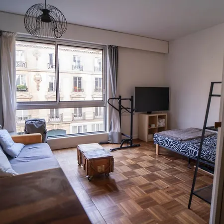 Modern Near Parisian Attractions *