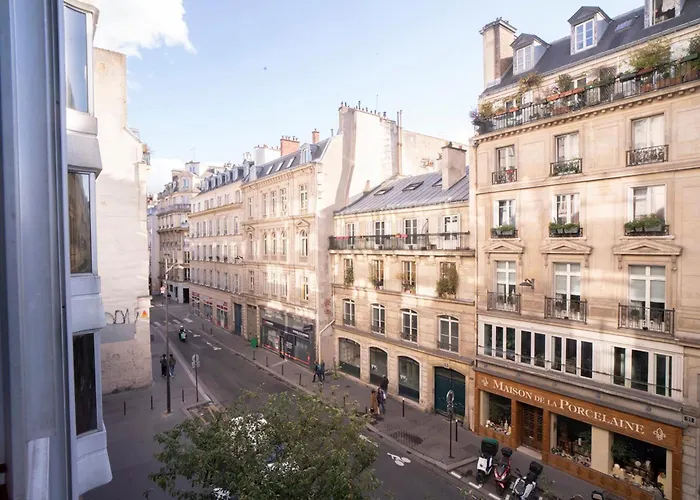 Modern Near Parisian Attractions Paris